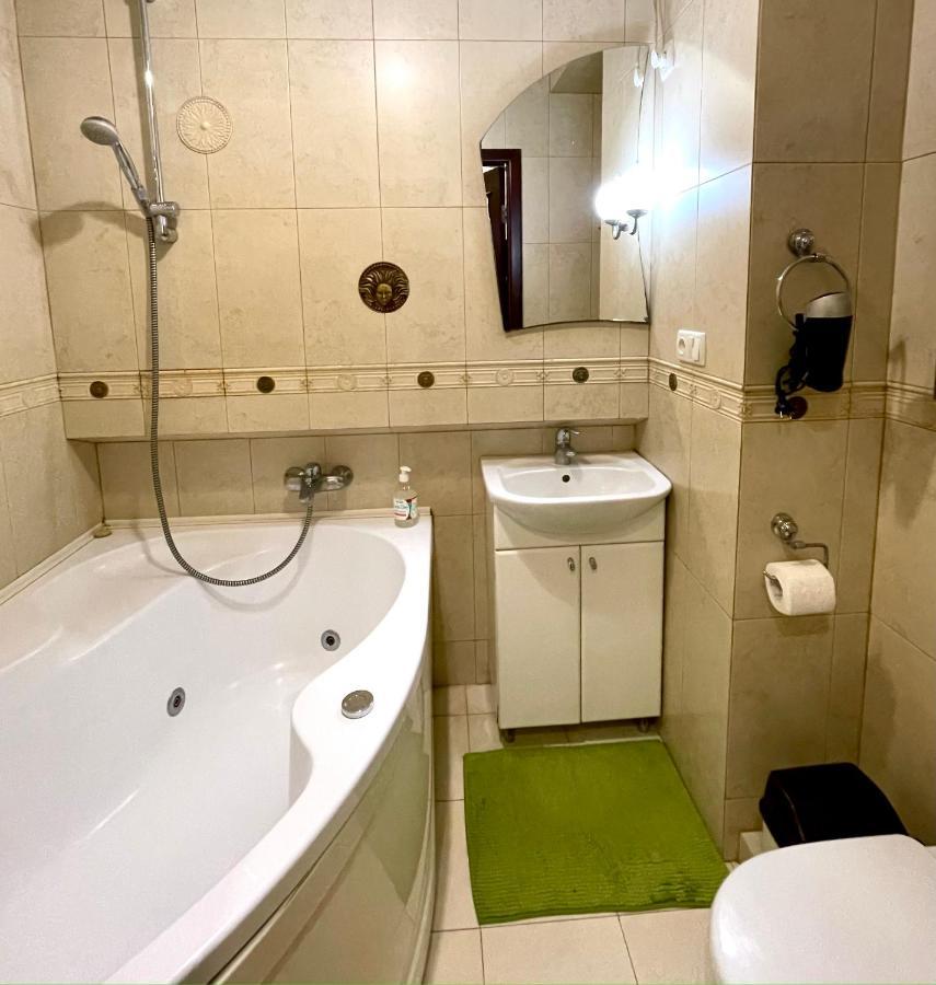 Бакулина 14 Apartment Kharkiv Bagian luar foto