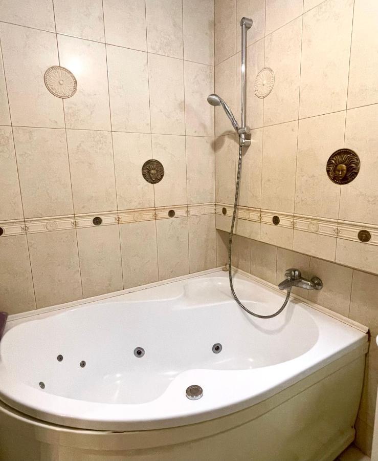 Бакулина 14 Apartment Kharkiv Bagian luar foto